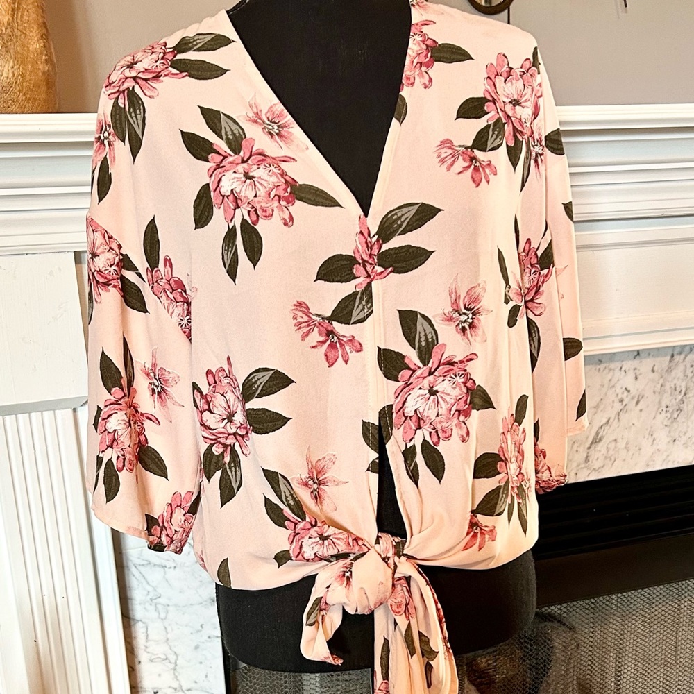 NWT Peach Floral Tie Top